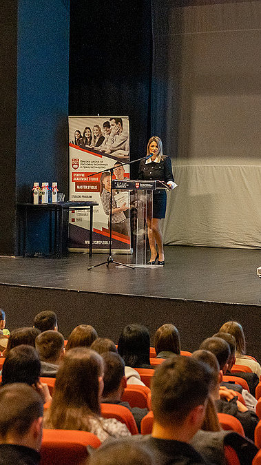 Ulaganje u mlade ljude je najbolji vid ulaganja u budućnost - sa ovim porukom je Prof. dr Maja Cogoljević otvorila Forum, uz obećanje da će Visoka škola PEP uvek podržatvati ideje i rad svojih studenata